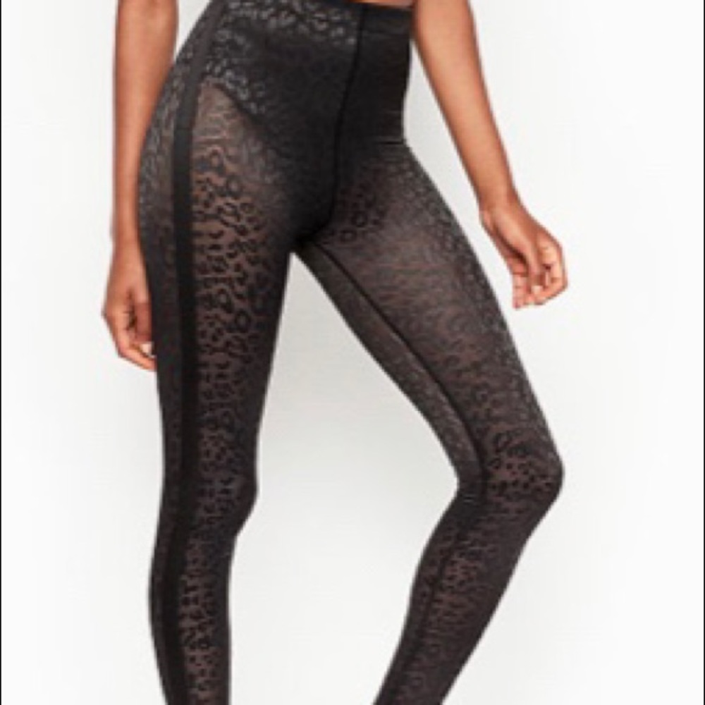 Victoria’s Secret sport leopard print leggings